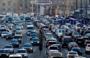 Дорожный ремонт в центре Москвы привел к падению скорости движения