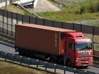 Участки ЦКАД откроют для грузовиков не раньше 2025 года